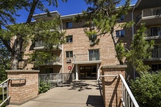 Valley Forge Suites in King of Prussia, PA - Foto de edificio - Building Photo