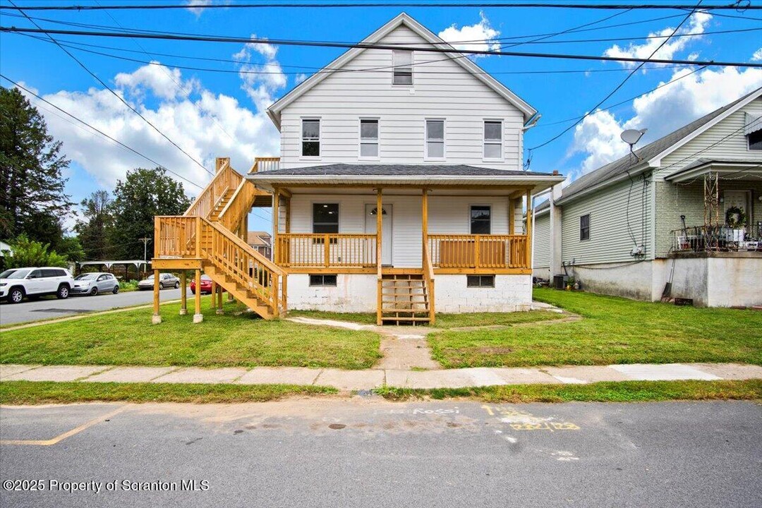 1280 Loomis Ave in Scranton, PA - Building Photo