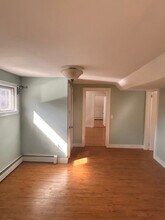 13 Front St in Topsham, ME - Foto de edificio - Building Photo
