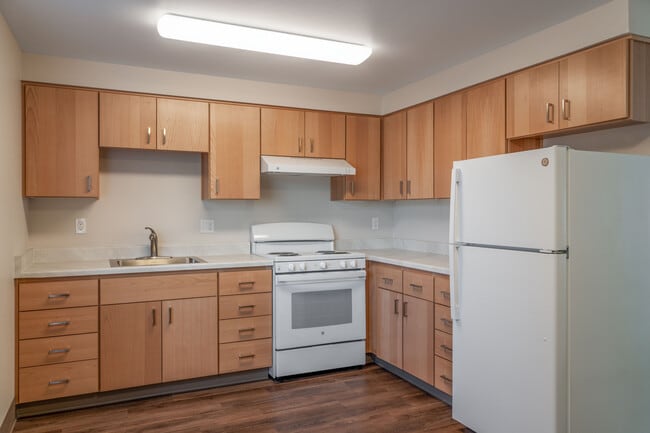 Cougar Creek Apartments