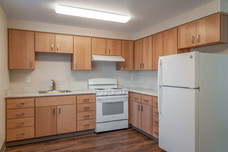 Cougar Creek Apartments in Vancouver, WA - Building Photo - Interior Photo