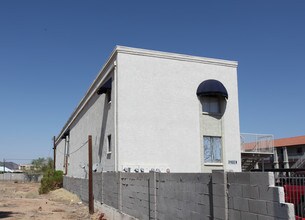 Hacienda Apartments in Phoenix, AZ - Building Photo - Building Photo