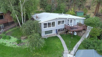 1426 S McHenry Dr in Liberty Lake, WA - Building Photo