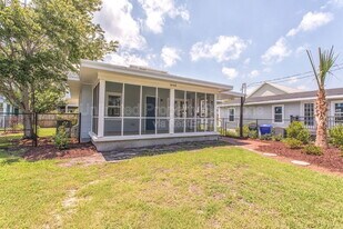 1608 Bonito Ln in Carolina Beach, NC - Building Photo