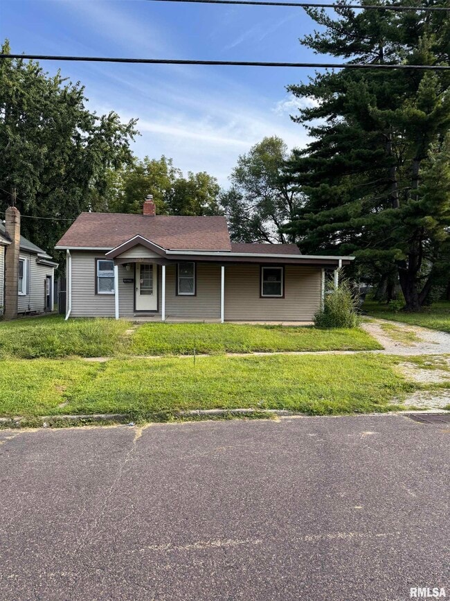 property at 927 W Brons Ave