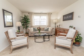 Harford Village South in Bel Air, MD - Foto de edificio - Interior Photo