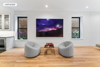 228 W Broadway in New York, NY - Building Photo - Building Photo