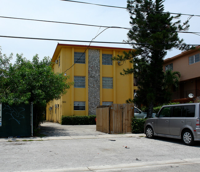 521 SW 11th St in Miami, FL - Building Photo - Building Photo