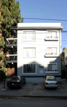 Westlake Manor Apartments in Oakland, CA - Building Photo - Building Photo