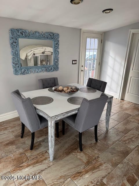 328 Maria Dr in Toms River, NJ - Foto de edificio - Building Photo