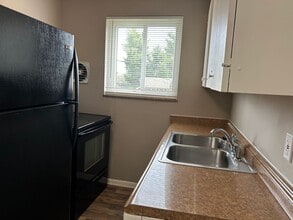 7598 Boleyn Dr in Cincinnati, OH - Building Photo - Building Photo