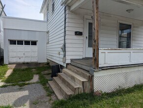 22 Charlotte Ave, Unit 1 in Bradford, PA - Foto de edificio - Building Photo