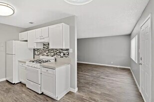 Strata Apartments in Las Vegas, NV - Building Photo