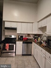 1304 Walnut St in Philadelphia, PA - Building Photo - Building Photo