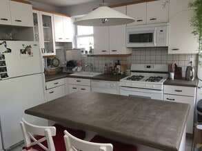 2201 Naudain St in Philadelphia, PA - Foto de edificio - Building Photo