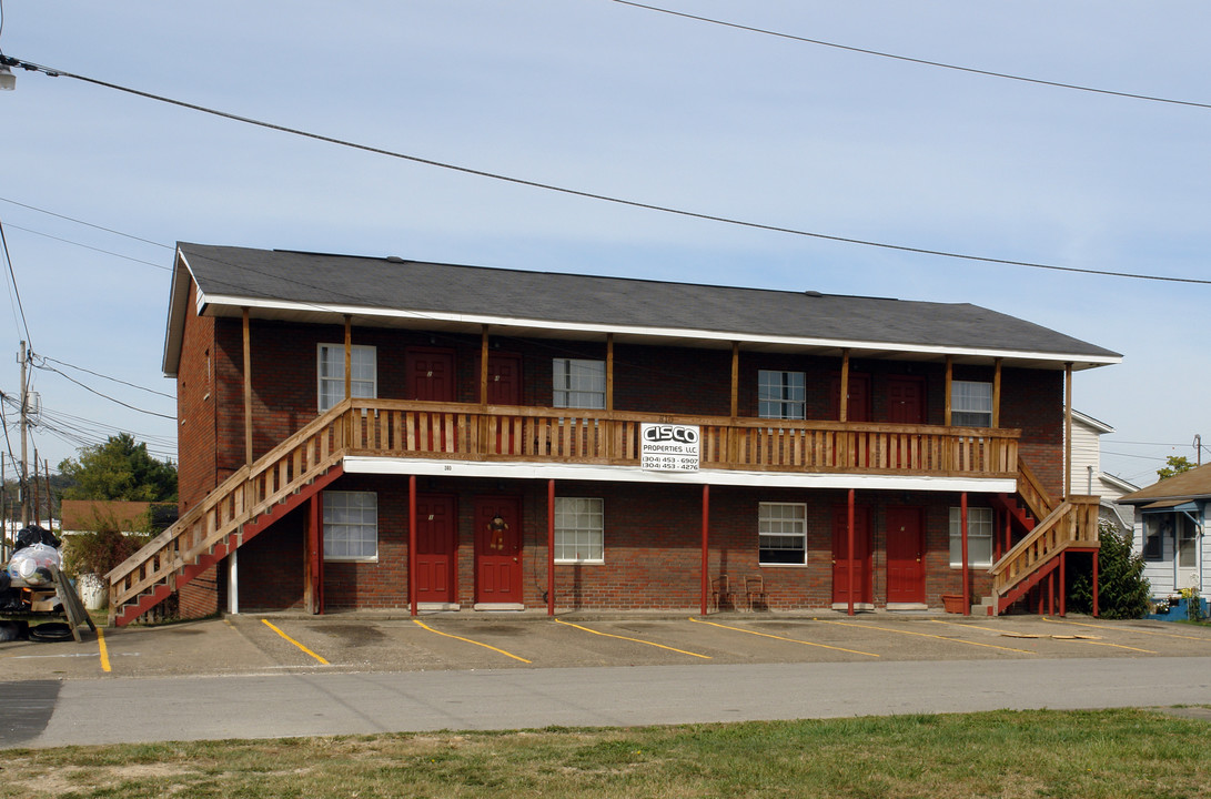 310 18th St in Kenova, WV - Building Photo