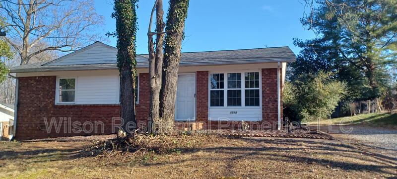 1513 Benbow St in Winston-Salem, NC - Building Photo