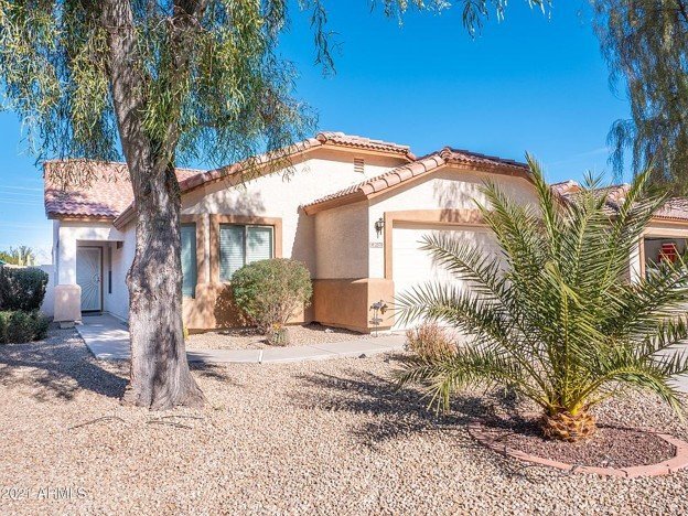 property at 2570 E Silversmith Trail