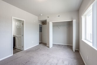 Willow Falls Apartments in Cedar Falls, IA - Foto de edificio - Interior Photo