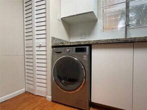 6900 SW 39th St in Davie, FL - Building Photo - Building Photo
