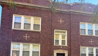 7823 S Colfax Ave in Chicago, IL - Building Photo