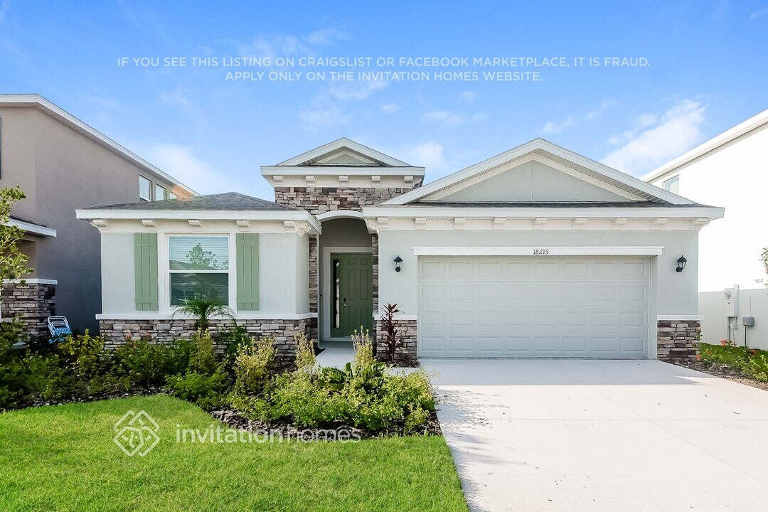 18215 Fattoria Ter in Bradenton, FL - Building Photo