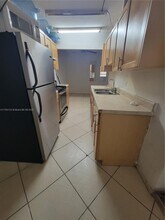1100 NE 1st Ct in Hallandale Beach, FL - Foto de edificio - Building Photo