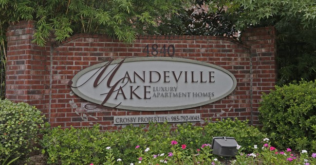 Mandeville Lake Apartments -