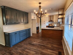 1400 Brookhaven Dr in Edmond, OK - Building Photo - Building Photo