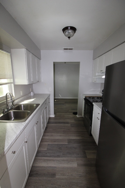 property at 2105 Blossom Ct