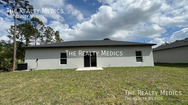 850 Peyton Ave in Palm Bay, FL - Building Photo - Building Photo