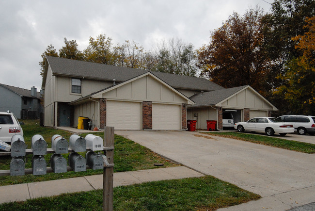 18803-18817 E Lexington Rd in Independence, MO - Building Photo - Building Photo