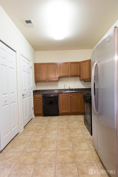 1443 Sierra Dr in Hamilton Township, NJ - Building Photo