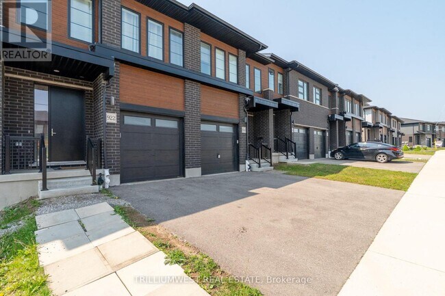 922 Robert Ferrie Dr in Kitchener, ON - Building Photo - Building Photo