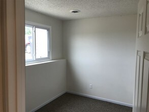 1413 Collins Ave in Mandan, ND - Building Photo - Building Photo