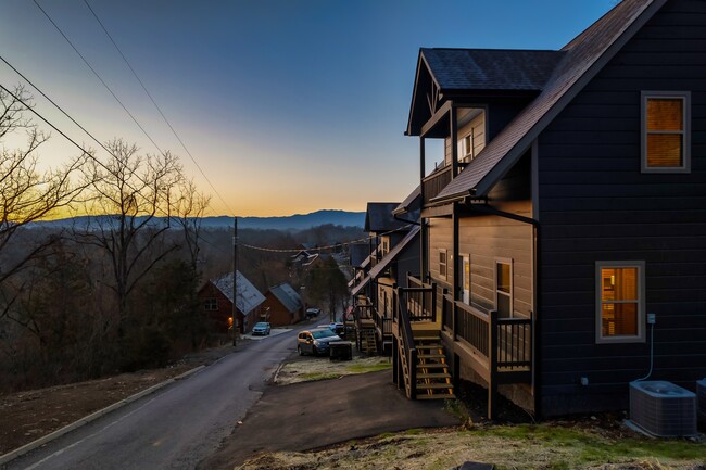 2127 Eagle Feather Dr in Sevierville, TN - Building Photo - Building Photo