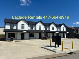 745 Howard Dr in Lebanon, MO - Building Photo