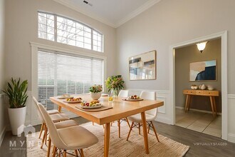 4349 W Bell Flower Dr in Fayetteville, AR - Foto de edificio - Building Photo