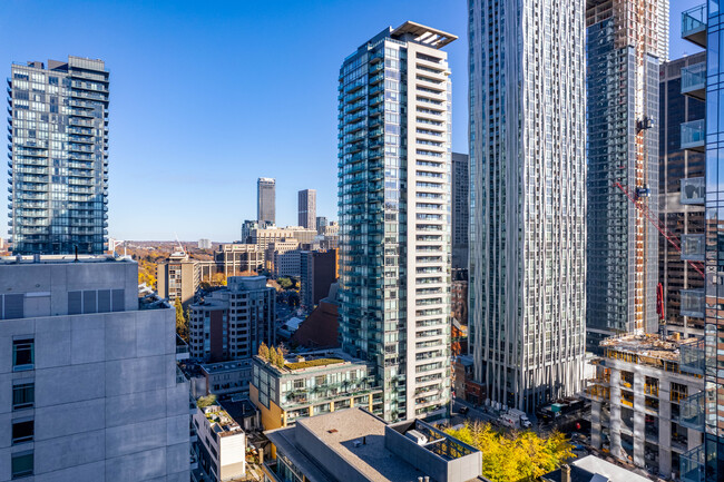 18 Yorkville in Toronto, ON - Building Photo - Building Photo