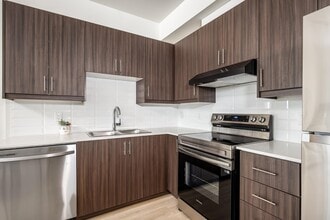 Stone West in Hamilton, ON - Building Photo - Building Photo