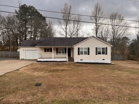 320 Jordan Ln SE in Arab, AL - Building Photo