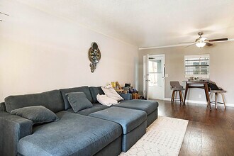 725 Hummingbird Way in North Palm Beach, FL - Building Photo - Building Photo