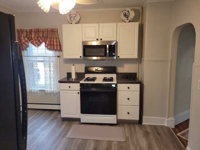 11 Montfern Ave in Revere, MA - Building Photo - Building Photo