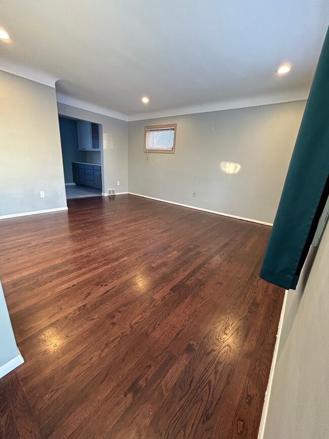 6838 Moccasin St in Westland, MI - Building Photo - Building Photo