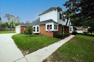 2464 Elfinwing Ln in Tallahassee, FL - Building Photo - Building Photo