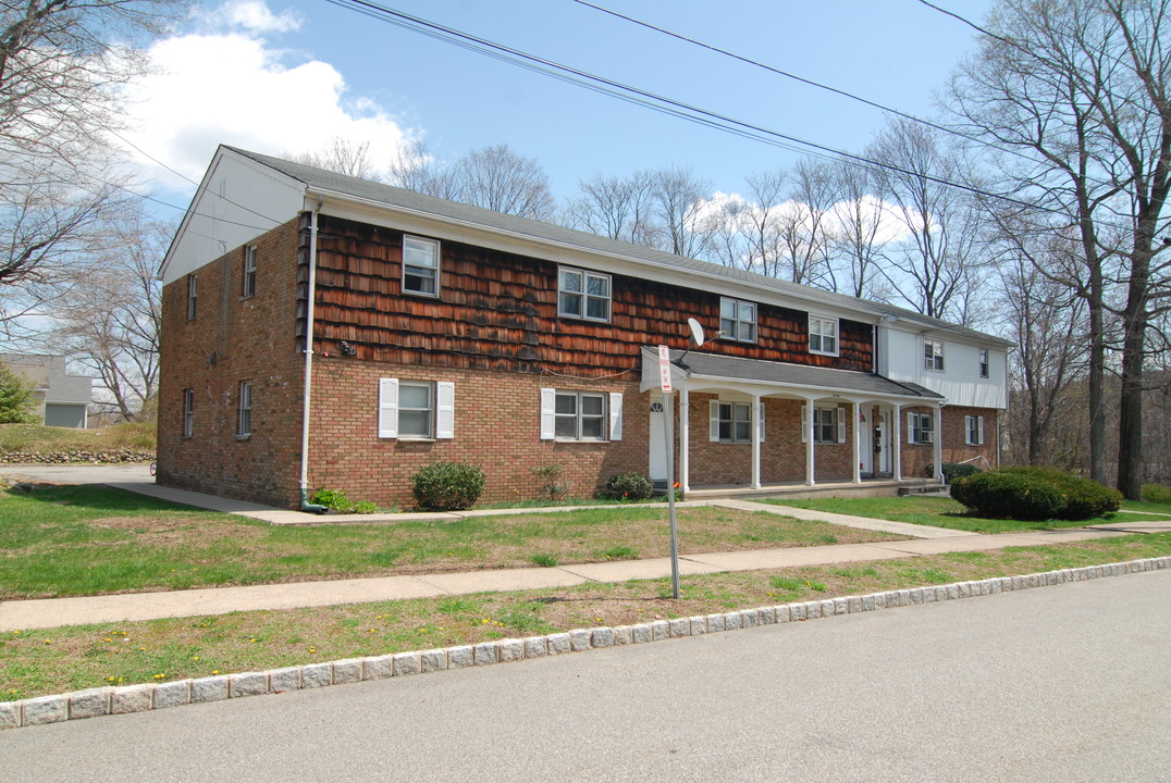 70 W New St in Rockaway, NJ - Building Photo