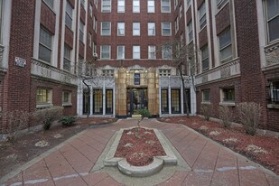Jeffery Apartments in Chicago, IL - Building Photo