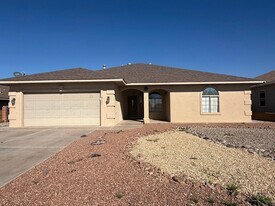 917 Playa Azul St in Alamogordo, NM - Building Photo