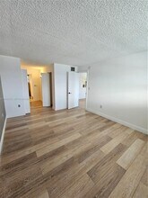 3600 NE 170th St in North Miami Beach, FL - Foto de edificio - Building Photo