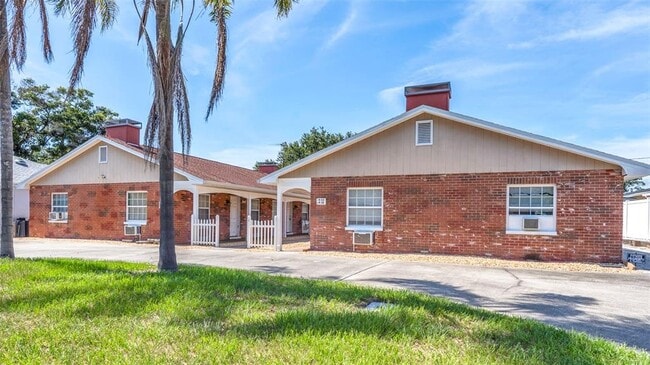 1460 Cleveland St in Clearwater, FL - Building Photo - Building Photo
